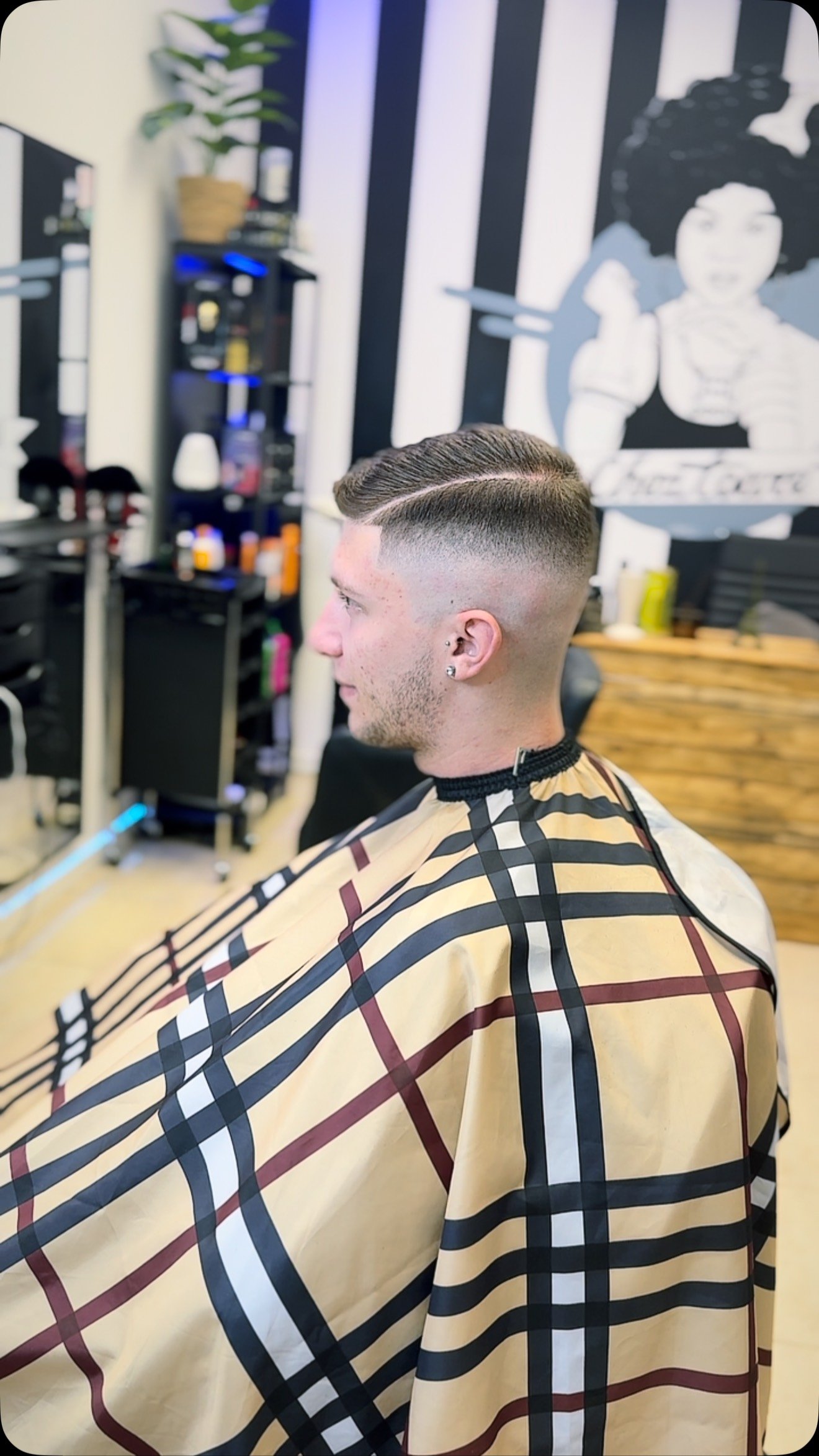 hombre perfil corte de pelo